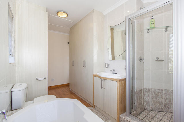 Ensuote Bathroom and dressing area