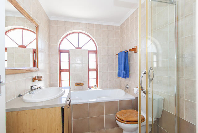 Family Bathroom 2