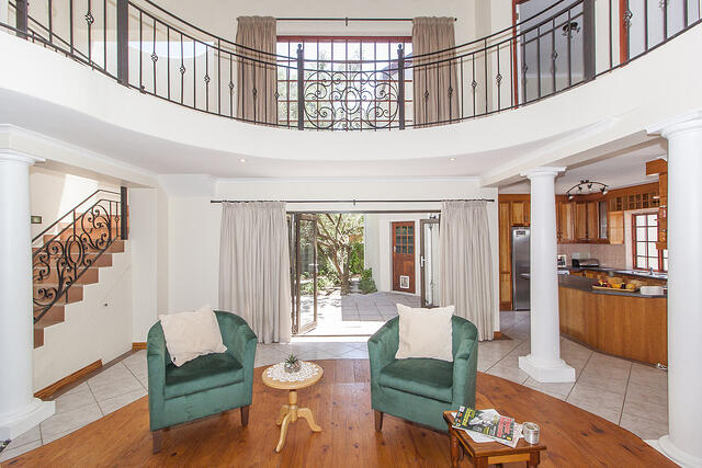 Formal Lounge Looking to garden