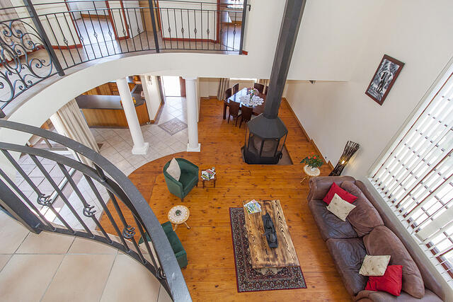 Formal Lounge areal view