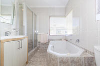 Ensuite Bathroom from dressing area